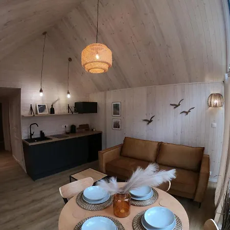 Morska Przystan Pilece - Jacuzzi ロッジ