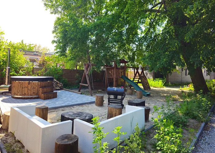 Morska Przystan Pilece - Jacuzzi Деревянный коттедж